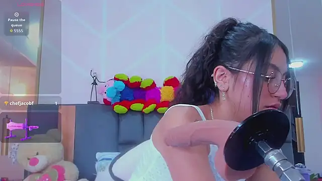 MadyJackson online show from November 1, 2025, 11:48 am