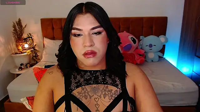 Snapshot of alexiaaross chatting on April 18, 2026, 12:24 am alexiaaross online show from April 18, 2026, 12:24 am