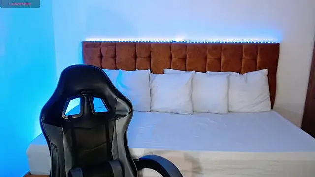 alexiaaross online show from October 19, 2025, 6:16 am