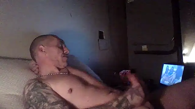 Snapshot of CandiedPompano chatting on November 5, 2025, 6:00 pm CandiedPompano online show from November 5, 2025, 6:00 pm