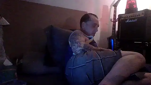 Snapshot of CandiedPompano chatting on December 3, 2025, 2:56 am CandiedPompano online show from December 3, 2025, 2:56 am