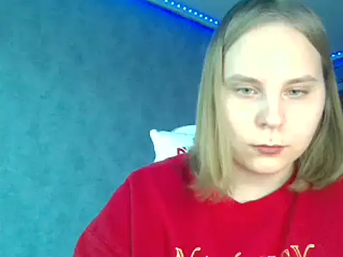 Thalia  Star online show from March 3, 2025, 1:23 pm