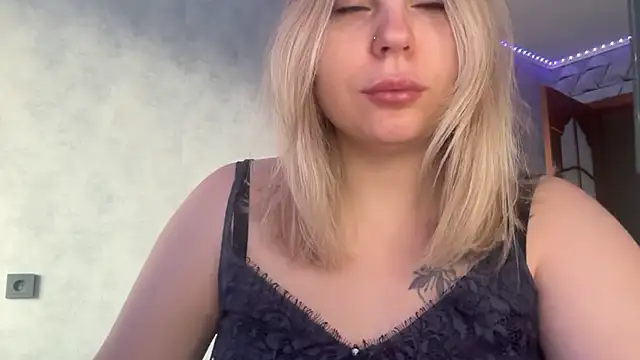 Snapshot of Thalia__Star chatting on January 14, 2026, 9:13 am Thalia Star online show from January 14, 2026, 9:13 am