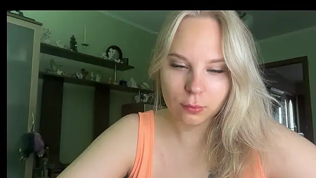 Snapshot of Thalia__Star chatting on June 10, 2026, 8:48 am Thalia Star online show from June 10, 2026, 8:48 am