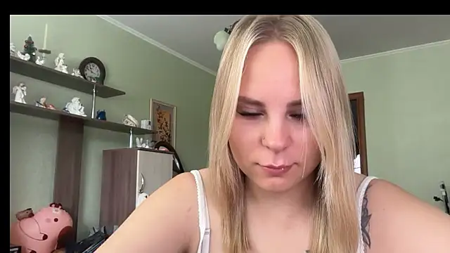 Snapshot of Thalia__Star chatting on August 5, 2026, 9:14 am Thalia Star online show from August 5, 2026, 9:14 am