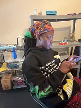 choclatepeaach online show from October 30, 2025, 6:27 pm