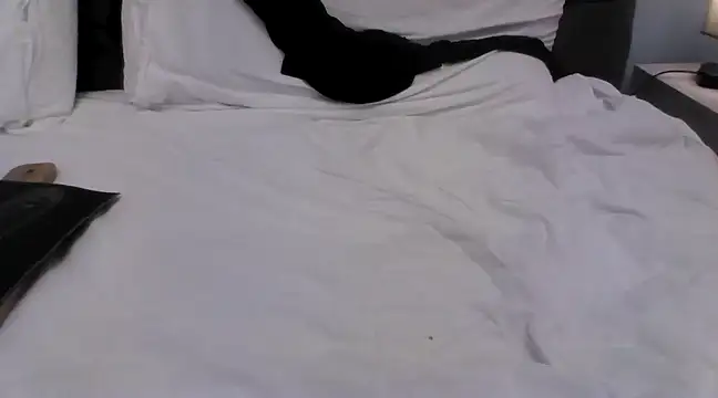 Snapshot of krizz84 chatting on December 3, 2024, 8:44 pm krizz84 online show from December 3, 2024, 8:44 pm