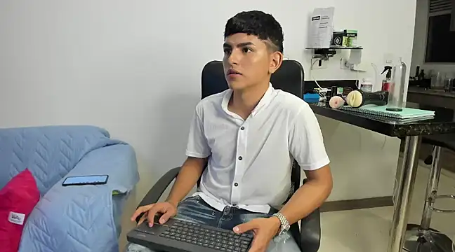 Snapshot of Lyam_ap chatting on January 11, 2025, 6:56 am Lyam ap online show from January 11, 2025, 6:56 am