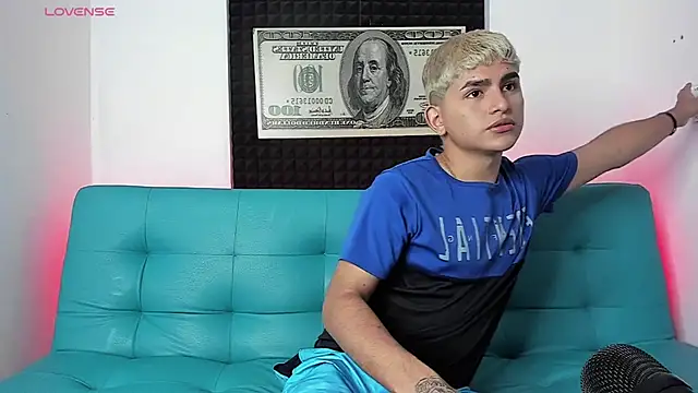 Snapshot of Lyam_ap chatting on October 3, 2025, 9:44 am Lyam ap online show from October 3, 2025, 9:44 am