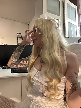 Snapshot of babydolll chatting on October 31, 2025, 4:14 pm babydolll online show from October 31, 2025, 4:14 pm