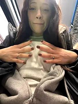 Snapshot of babydolll chatting on December 3, 2025, 12:48 pm babydolll online show from December 3, 2025, 12:48 pm