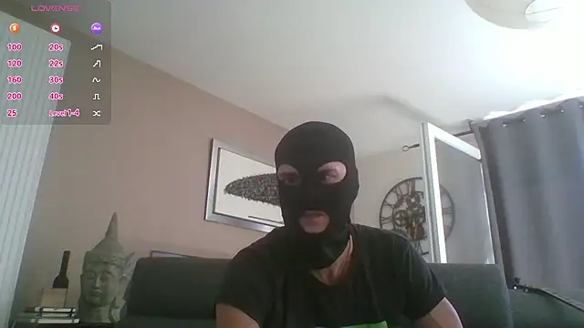 Snapshot of ApollonFit_x69 chatting on October 11, 2025, 12:28 pm ApollonFit x69 online show from October 11, 2025, 12:28 pm