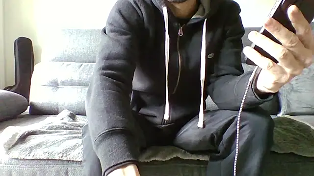 Snapshot of ApollonFit_x69 chatting on March 15, 2025, 10:57 am ApollonFit x69 online show from March 15, 2025, 10:57 am