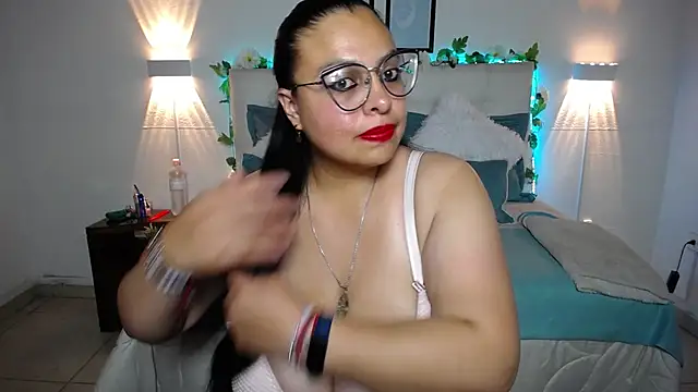 Dominique Montenegro online show from March 12, 2025, 7:47 pm