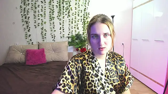 Miss Elsa  online show from December 2, 2025, 2:30 pm