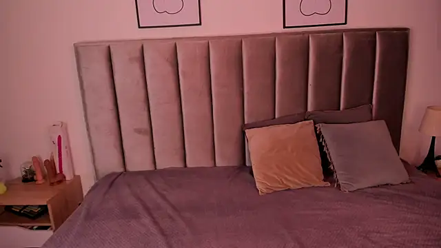 Snapshot of Emmy-Turnner chatting on November 26, 2025, 11:54 am Emmy-Turnner online show from November 26, 2025, 11:54 am