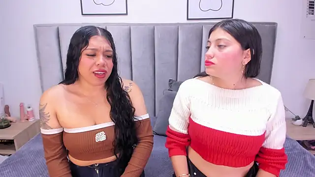 Snapshot of Emmy-Turnner chatting on November 7, 2025, 1:26 pm Emmy-Turnner online show from November 7, 2025, 1:26 pm