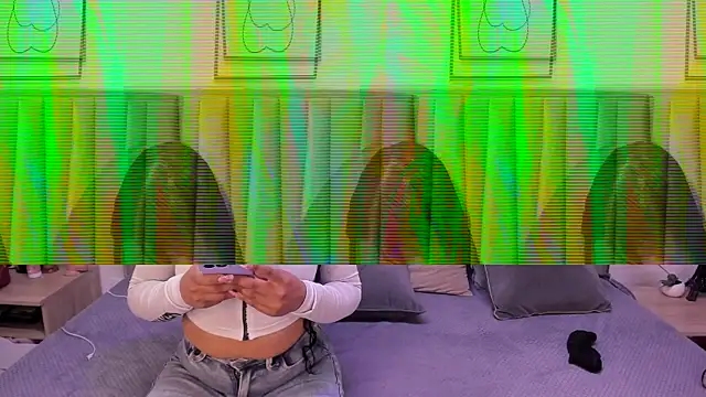 Snapshot of Emmy-Turnner chatting on November 13, 2025, 2:32 pm Emmy-Turnner online show from November 13, 2025, 2:32 pm