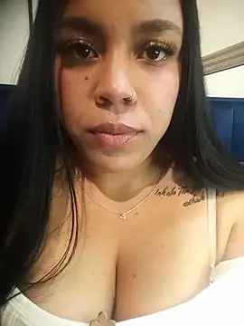 Snapshot of Laiia_Page chatting on May 21, 2026, 12:24 pm Laiia Page online show from May 21, 2026, 12:24 pm