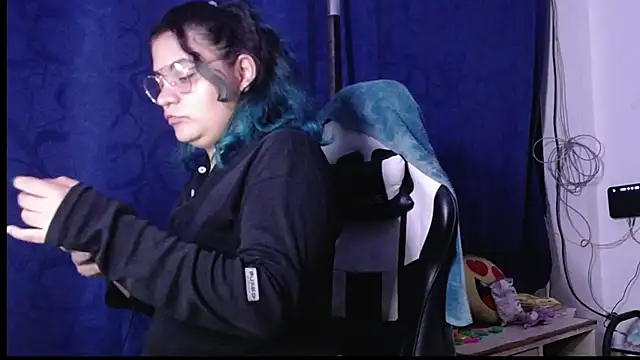 Snapshot of gigiqueen_18 chatting on November 13, 2025, 4:05 am gigiqueen 18 online show from November 13, 2025, 4:05 am