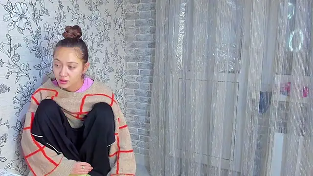 Snapshot of EllaSky_xoxo chatting on December 16, 2025, 7:29 pm EllaSky xoxo online show from December 16, 2025, 7:29 pm