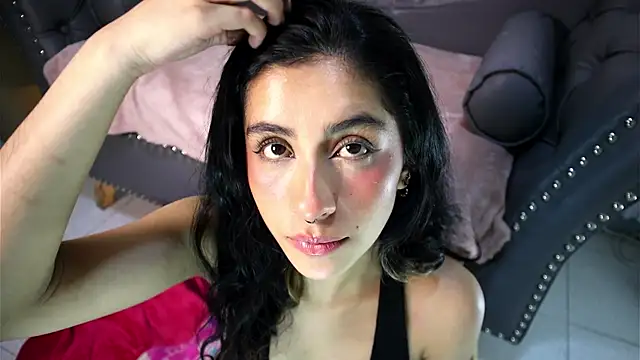 Snapshot of Alyssa_jones chatting on May 25, 2026, 4:01 am Alyssa jones online show from May 25, 2026, 4:01 am