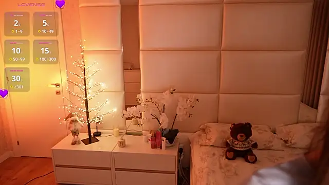 Lilly Colins online show from February 13, 2026, 7:25 pm