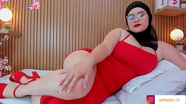 ashleyfox 01 online show from February 26, 2025, 12:05 pm