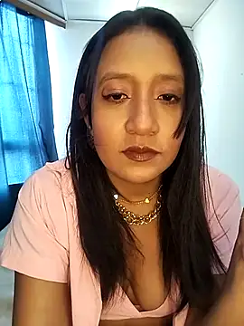 Snapshot of cami_victoria chatting on October 3, 2025, 7:26 pm cami victoria online show from October 3, 2025, 7:26 pm