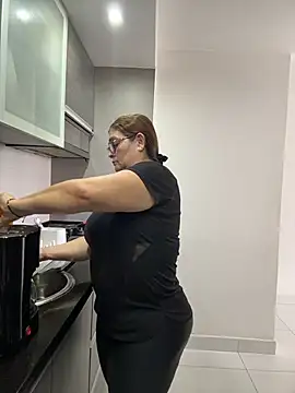 AntonellaAlondra4 online show from April 16, 2026, 2:07 pm