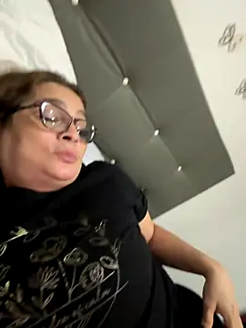 Snapshot of AntonellaAlondra4 chatting on September 16, 2025, 3:40 am AntonellaAlondra4 online show from September 16, 2025, 3:40 am