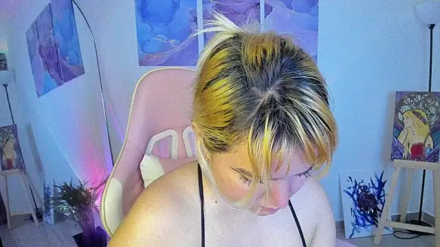 Snapshot of Pretty__zoe chatting on February 28, 2025, 6:21 am Pretty  zoe online show from February 28, 2025, 6:21 am