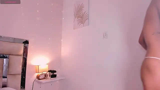 saraandstiven online show from January 24, 2025, 10:21 am