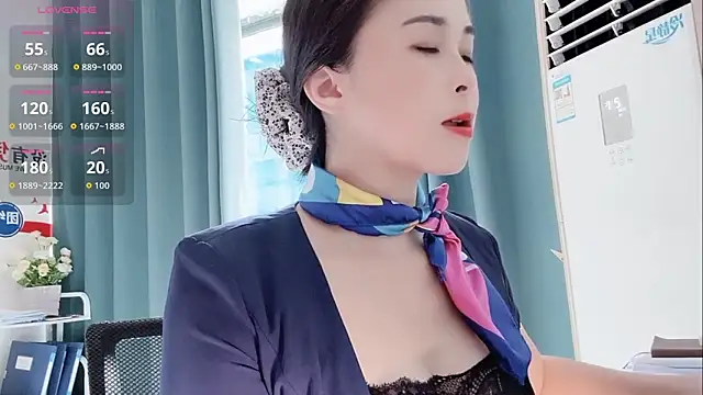 Snapshot of Qwi-V1 chatting on October 13, 2025, 7:21 am Qwi-V1 online show from October 13, 2025, 7:21 am