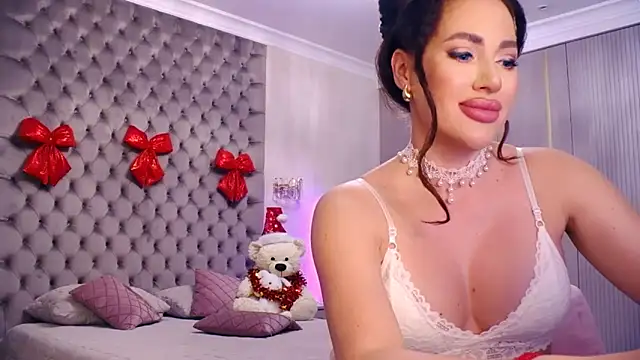 TianaPosh online show from December 17, 2025, 9:53 pm