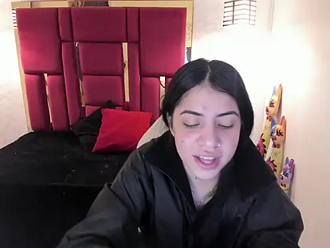 Snapshot of Violet_m chatting on October 24, 2025, 11:53 am Violet m online show from October 24, 2025, 11:53 am