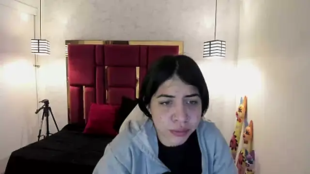 Snapshot of Violet_m chatting on October 21, 2025, 11:53 am Violet m online show from October 21, 2025, 11:53 am