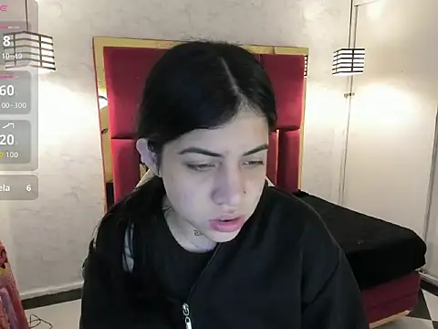 Snapshot of Violet_m chatting on October 18, 2025, 11:34 am Violet m online show from October 18, 2025, 11:34 am
