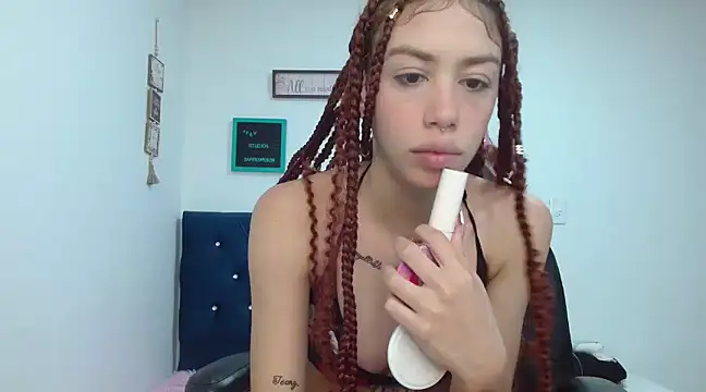 Perla web09 online show from January 24, 2025, 6:14 pm