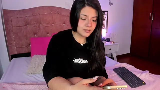 DesireSweet online show from May 13, 2026, 10:33 am