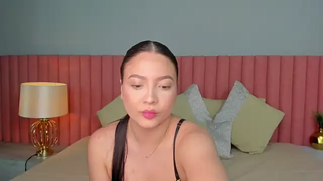 NathRossi online show from March 17, 2025, 9:46 pm