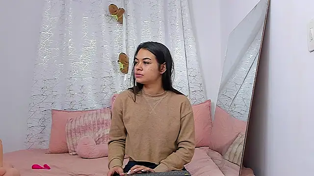 Lori Evanss online show from April 4, 2026, 12:17 am