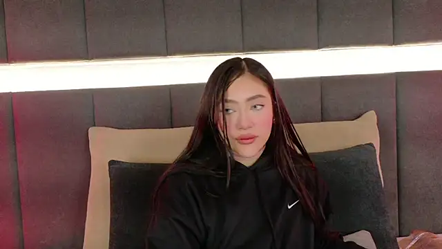 Snapshot of nicolle_pierce chatting on October 15, 2025, 12:46 pm nicolle pierce online show from October 15, 2025, 12:46 pm