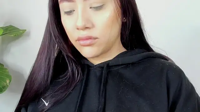 Snapshot of nicolle_pierce chatting on February 11, 2026, 12:16 pm nicolle pierce online show from February 11, 2026, 12:16 pm