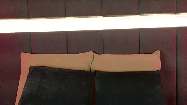 Snapshot of nicolle_pierce chatting on November 5, 2025, 1:25 pm nicolle pierce online show from November 5, 2025, 1:25 pm