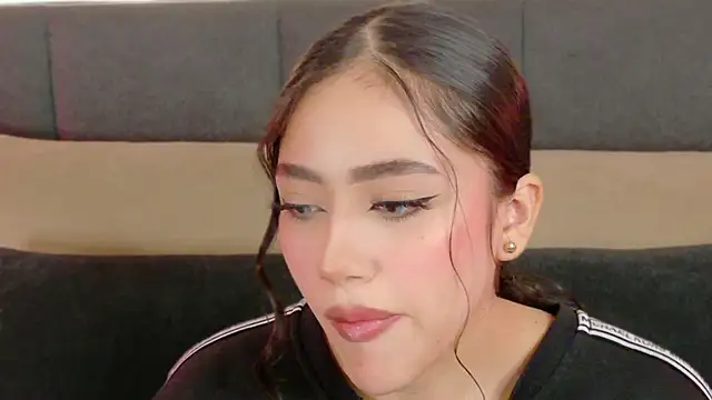 Snapshot of nicolle_pierce chatting on October 13, 2025, 2:18 pm nicolle pierce online show from October 13, 2025, 2:18 pm