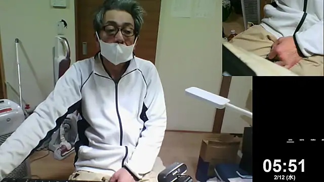 mama010-chan online show from February 11, 2025, 8:52 pm