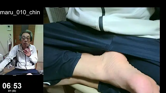 mama010-chan online show from February 28, 2025, 9:55 pm