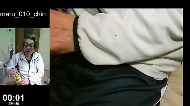 mama010-chan online show from February 28, 2025, 3:04 pm