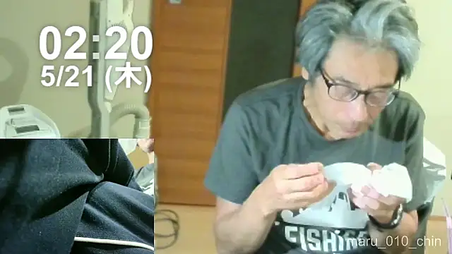 Snapshot of mama010-chan chatting on May 20, 2026, 5:21 pm mama010-chan online show from May 20, 2026, 5:21 pm